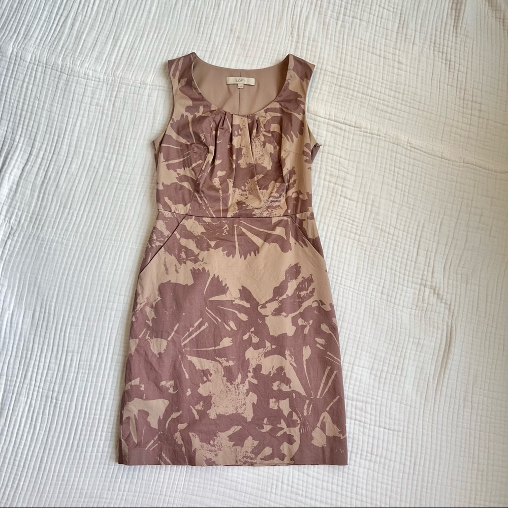 LOFT Pleated Neckline Sheath Dress (Mauve/Light Purple & Beige) Size 4.
